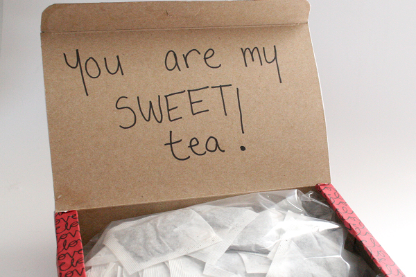 How to Make a Writable Tea Mug Gift for a DIY Valentine's Day!