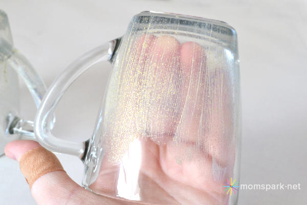 DIY: Glittery Gold Coffee Mugs Craft