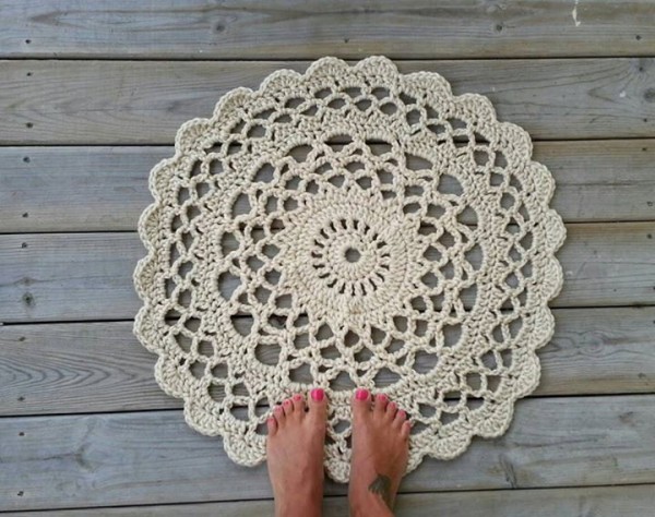 Cool Finds: Adorable Doily Rugs