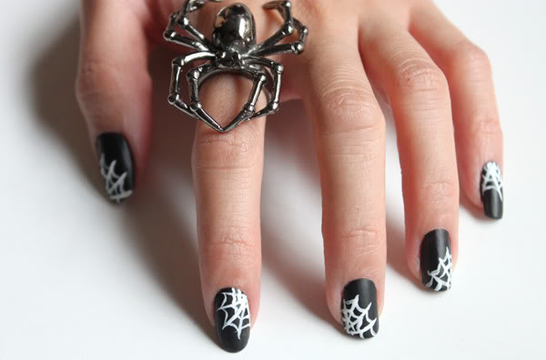 spider web nail art
