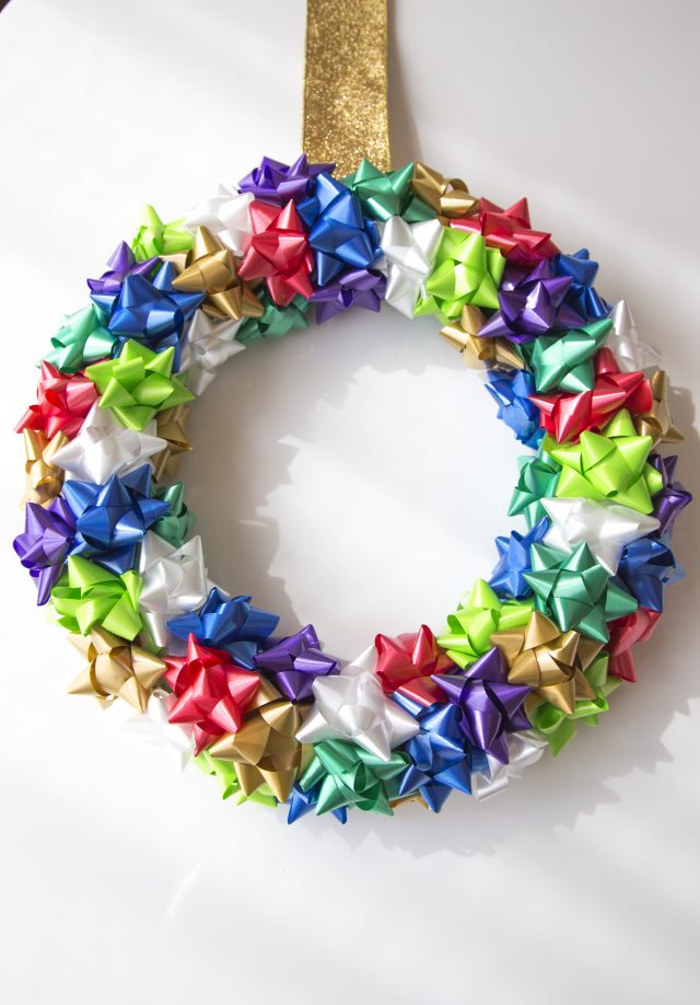 DIY: Holiday Gift Bow Wreath