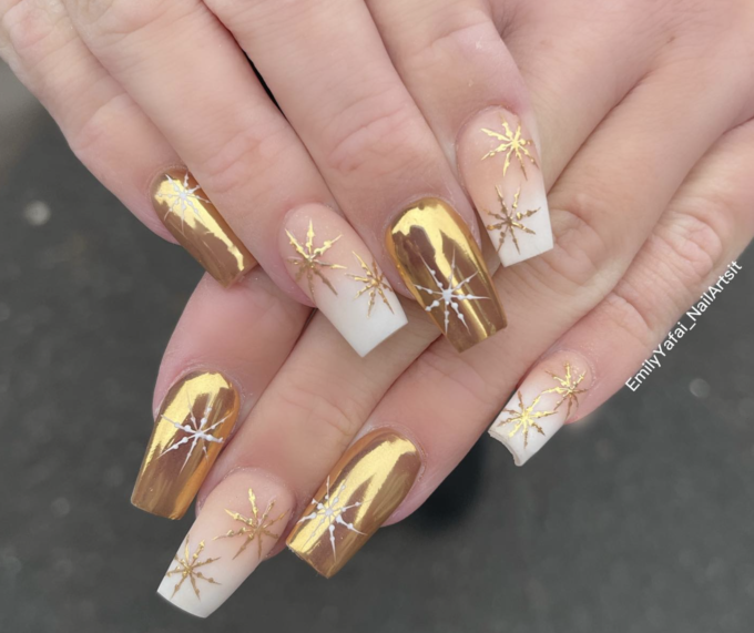 gold chrome & sparkles christmas nails