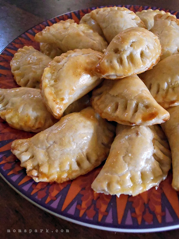 Shortcut Chicken and Green Chilies Empanadas Recipe - Mom Spark