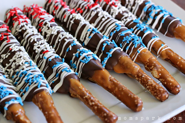 Patriotic Salted Caramel and Chocolate Dipped Pretzel Rods