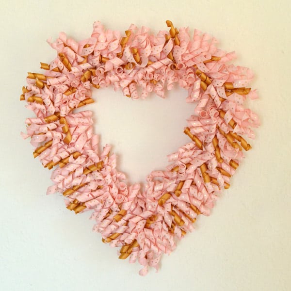 Curlicue Heart Wreath Valentine's Day Tutorial