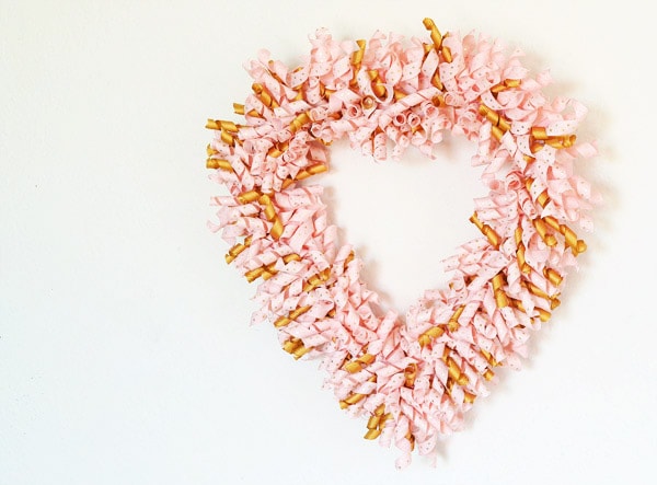 Curlicue Heart Wreath Valentine's Day Tutorial