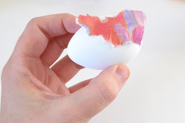 DIY Patterned Napkin Dyed Easter Eggs
