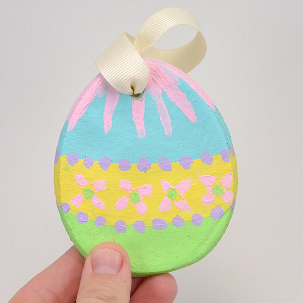 Make simple and sweet ornaments for Easter out of salt dough. How lovely!