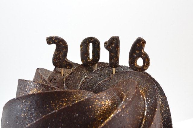 Simple and Gorgeous Cake Topper for a New Year!