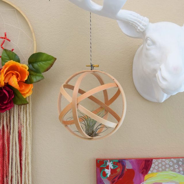 How to Make Embroidery Hoop Orbs