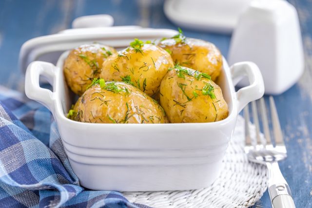 Instant Pot Garlic Butter New Potatoes Fall is the best time to bust out your instant pot. There are so many fall-inspired instant pot recipes for cozy, crisp autumn days.