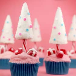 Candy-Cane-Christmas-Tree-Cupcakes